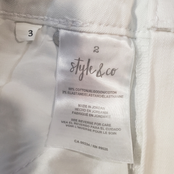 NWT Women's Style & Co Denim Cuffed Curvy Capri - Picture 2 of 10